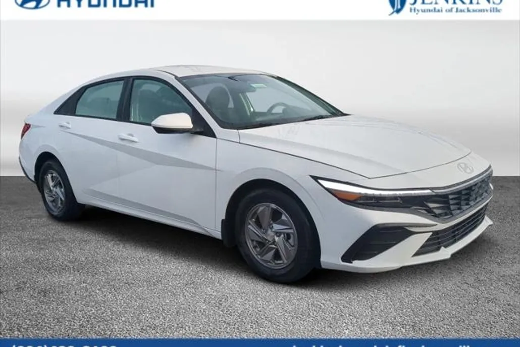 2025 Hyundai Elantra SE photo 1