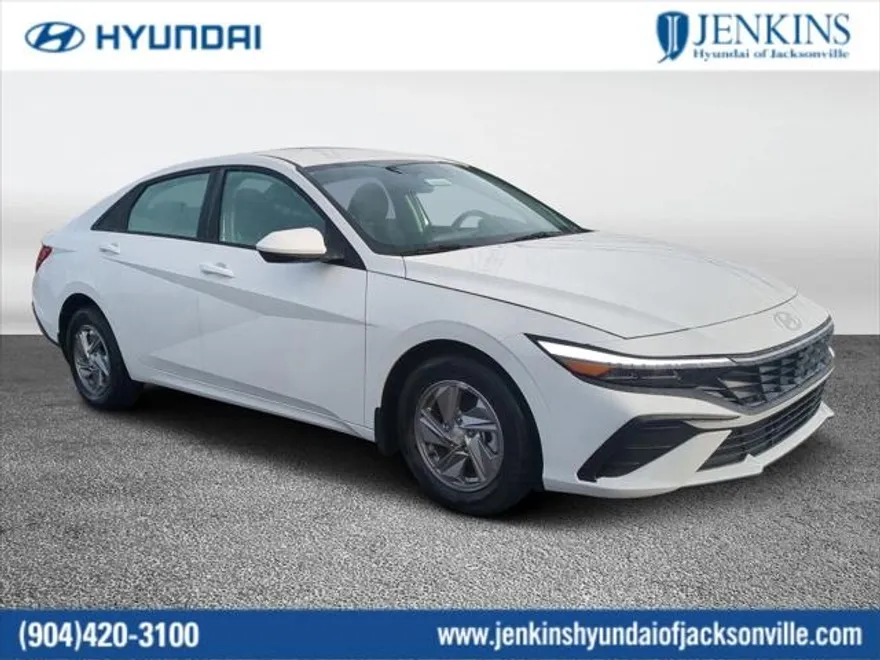 2025 Hyundai Elantra SE photo 1
