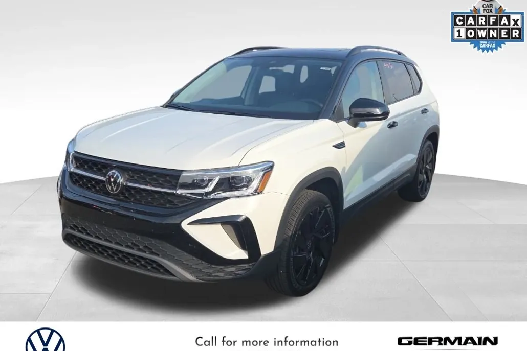 2024 Volkswagen Taos SE photo 1
