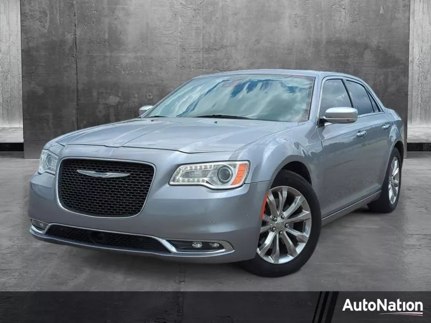 2017 Chrysler 300 C Base photo 1