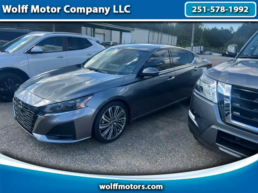 2023 Nissan Altima 2.5 SL photo 1