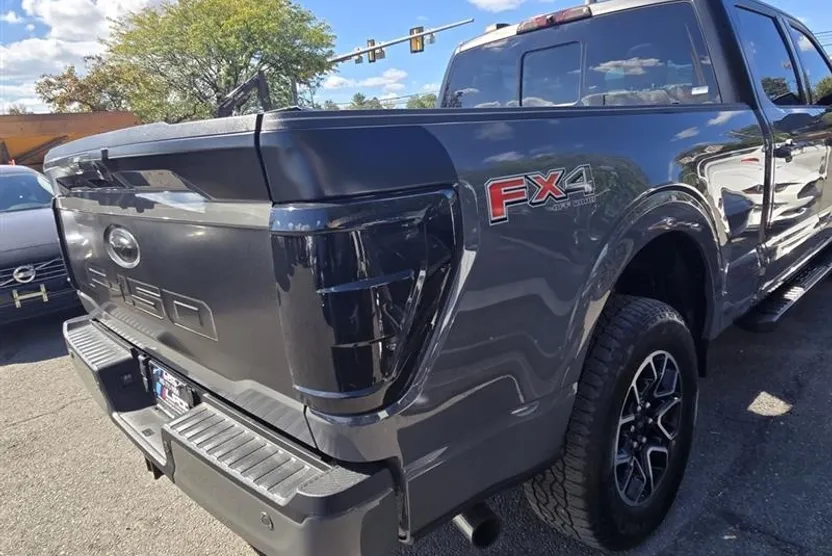 2021 Ford F-150 Lariat photo 1
