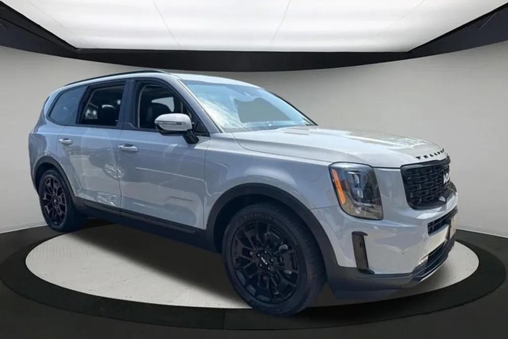 2022 Kia Telluride SX photo 1