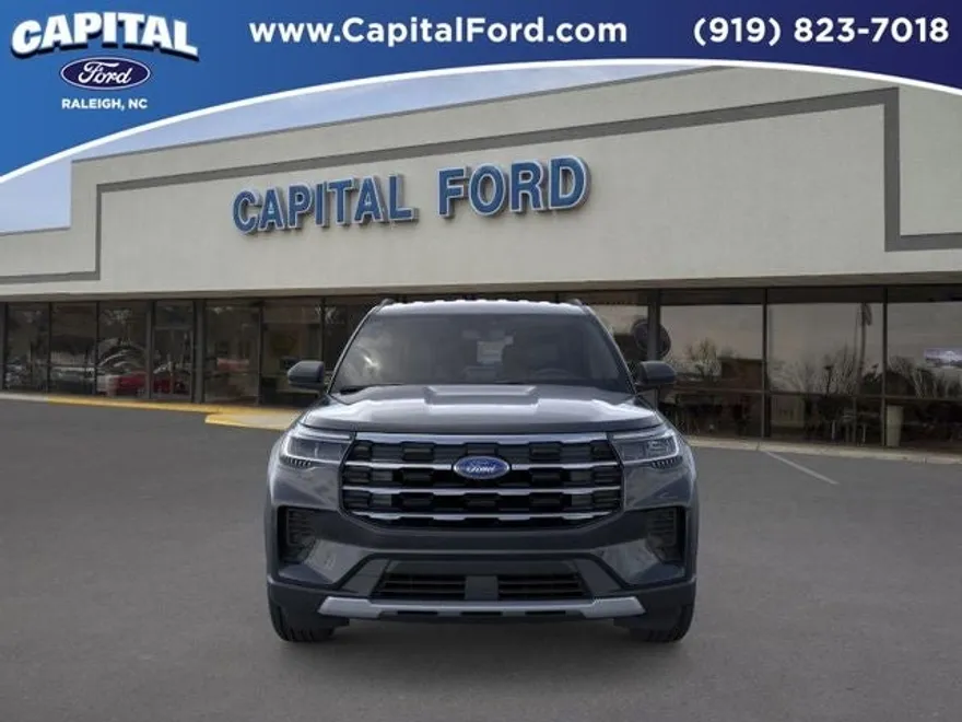 2025 Ford Explorer photo 1
