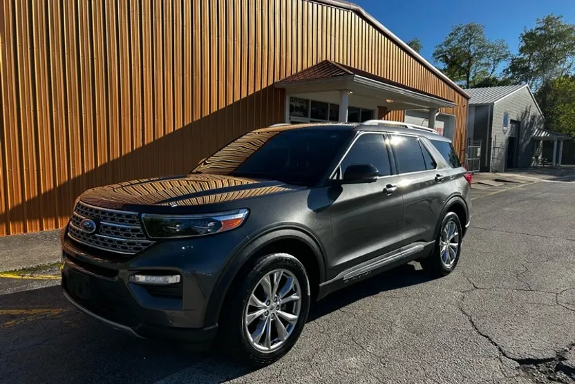 2020 Ford Explorer Limited photo 1