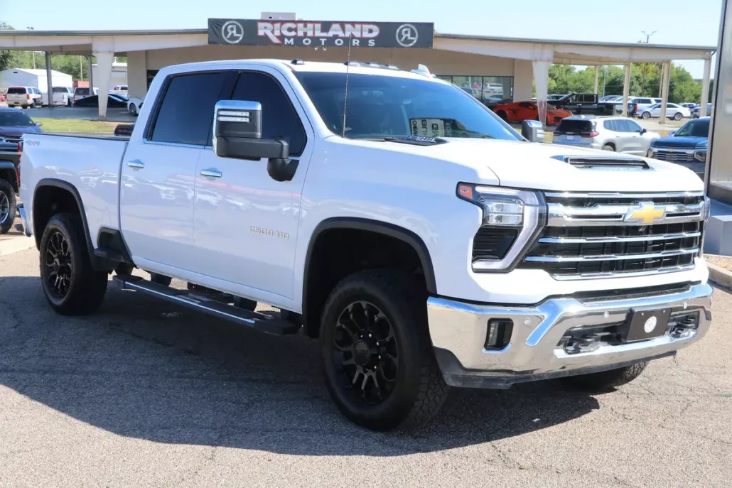 2025 Chevrolet Silverado 2500HD LTZ photo 1