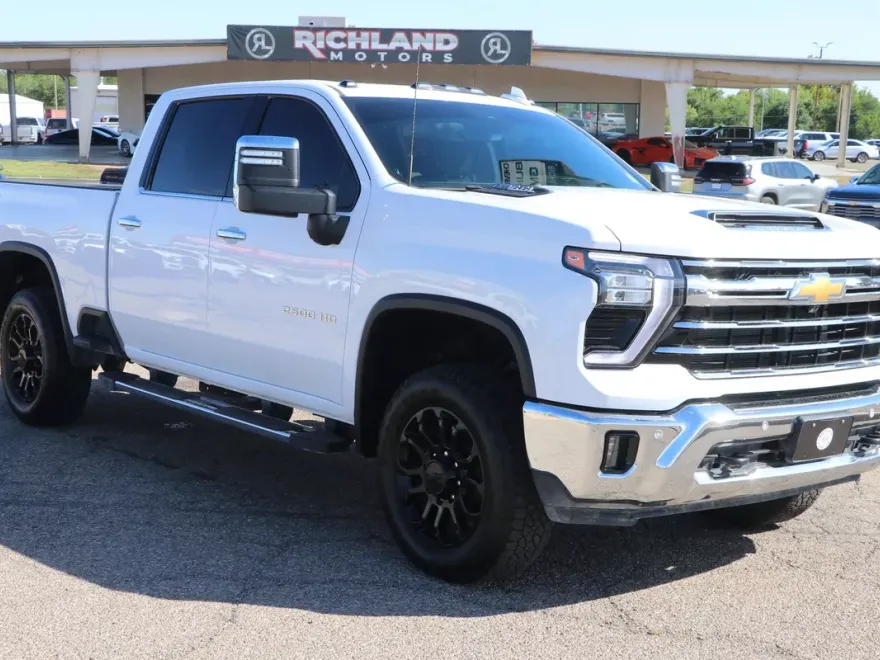 2025 Chevrolet Silverado 2500HD LTZ photo 1