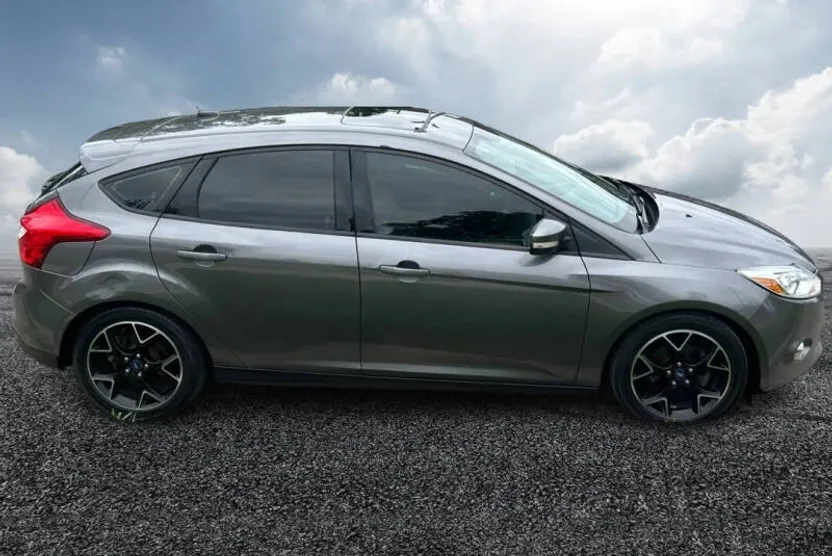 2013 Ford Focus SE photo 1