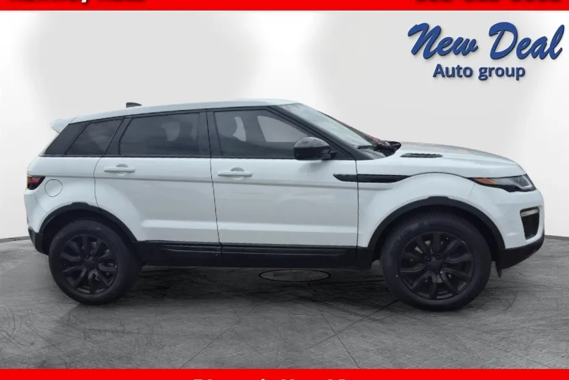 2017 Land Rover Range Rover SE photo 1