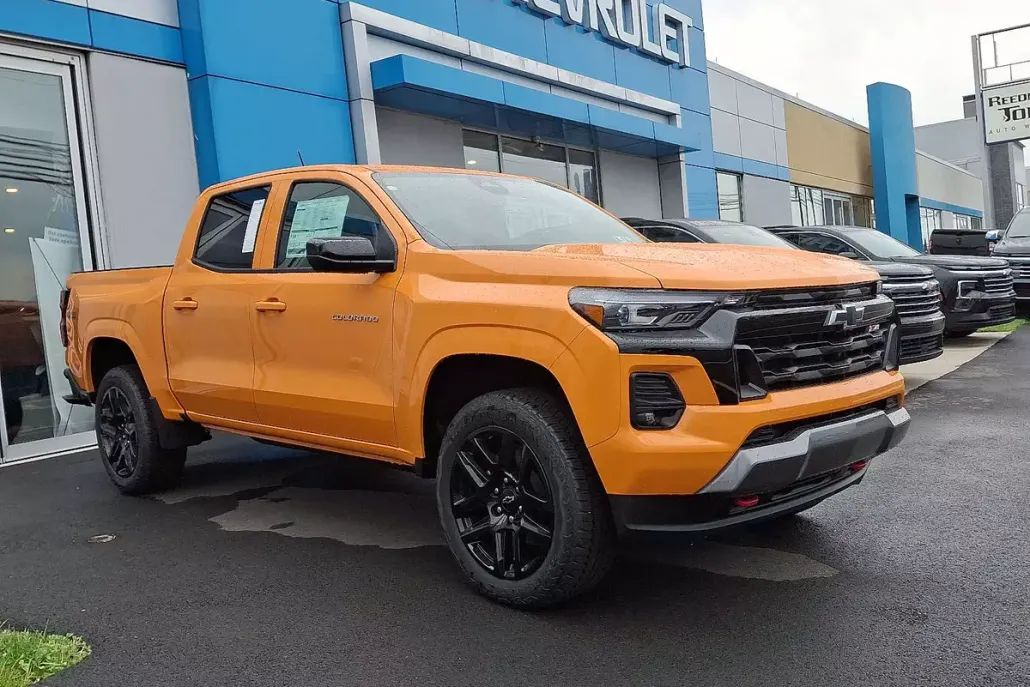 2025 Chevrolet Colorado Z71 photo 1