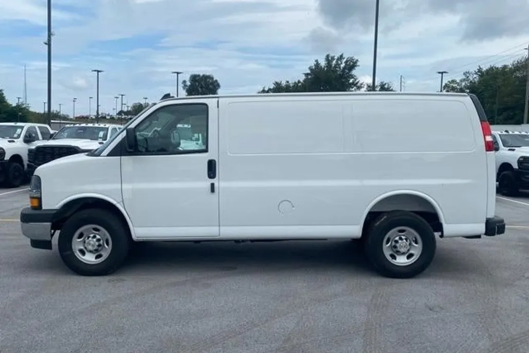2025 Chevrolet Express 2500 Work Van Cargo photo 1