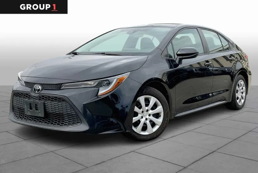 2022 Toyota Corolla LE photo 1