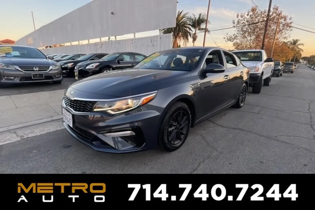 2020 Kia Optima S photo 1