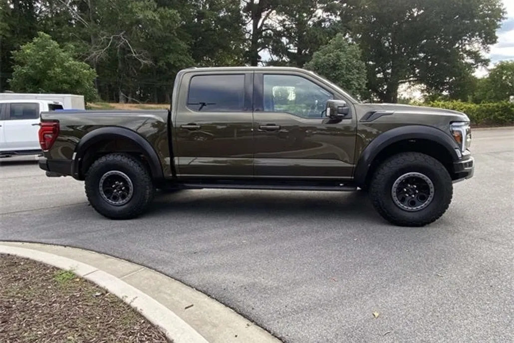 2024 Ford F-150 Raptor photo 1