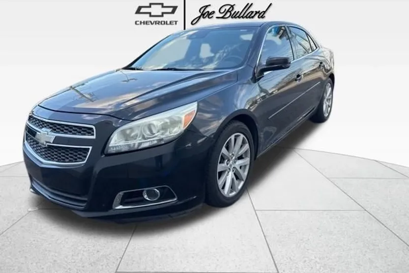 2013 Chevrolet Malibu 2LT photo 1