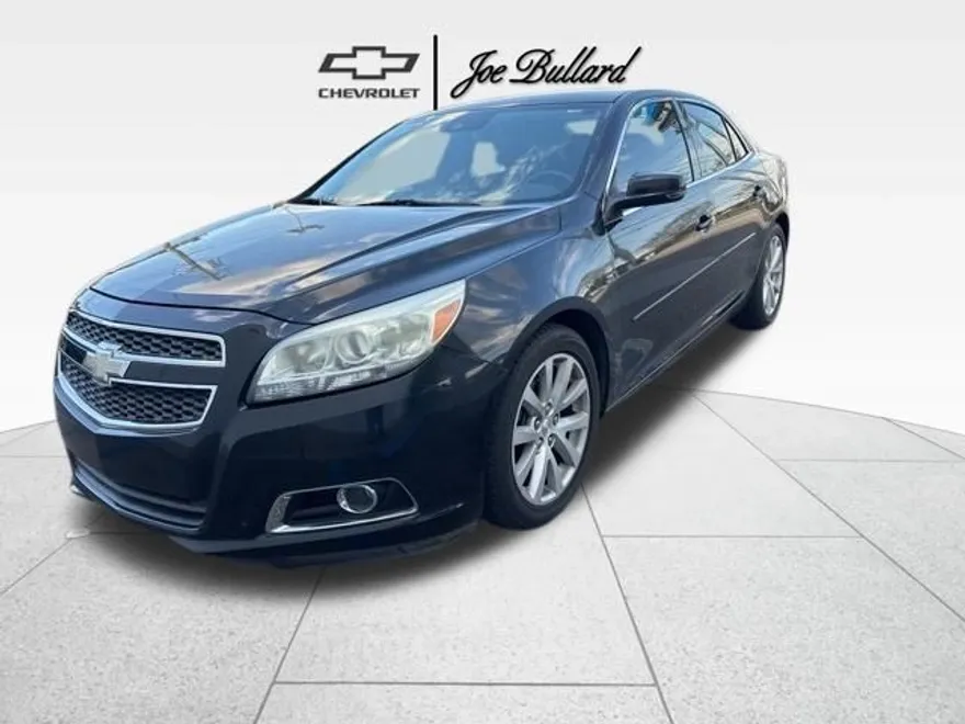 2013 Chevrolet Malibu 2LT photo 1