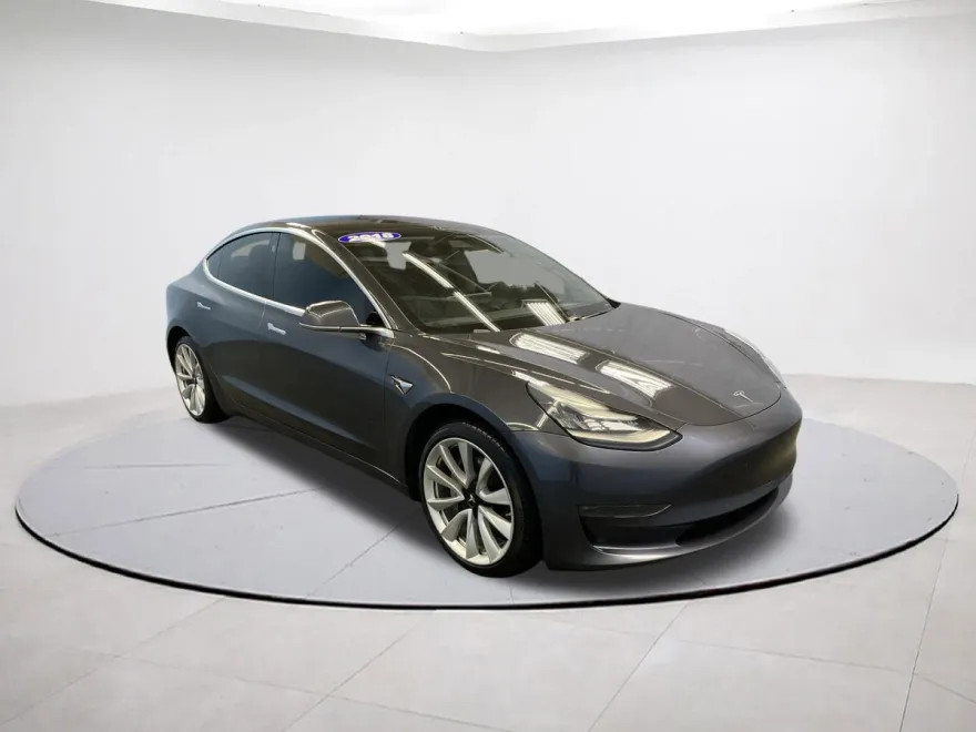 2018 Tesla Model 3 Long Range photo 1