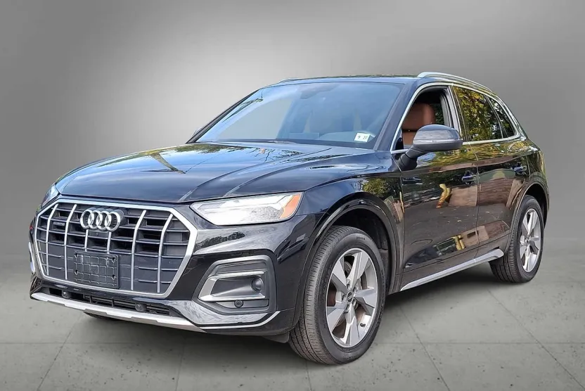 2023 Audi Q5 Premium Plus photo 1