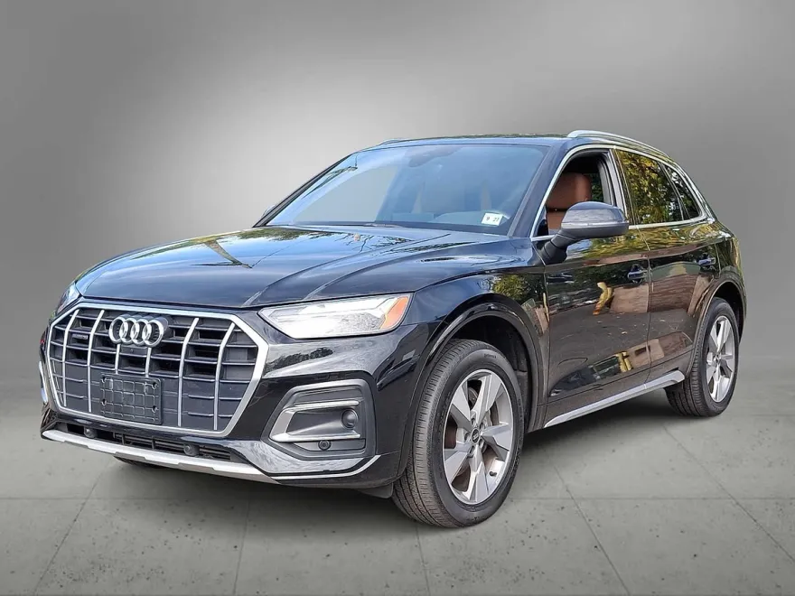 2023 Audi Q5 Premium Plus photo 1