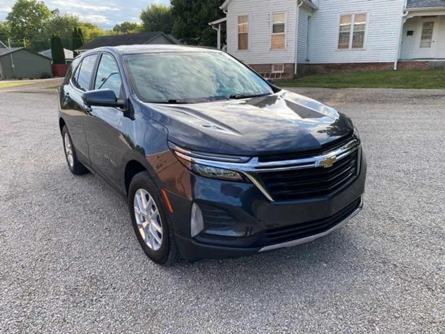 2022 Chevrolet Equinox LT photo 1