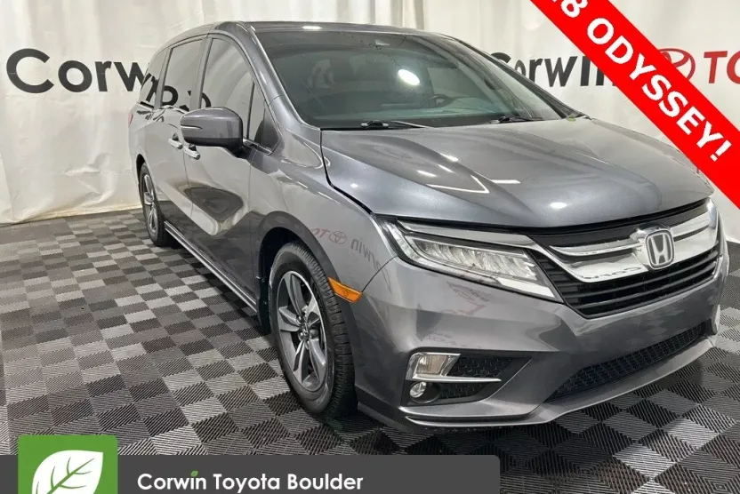 2018 Honda Odyssey Touring photo 1