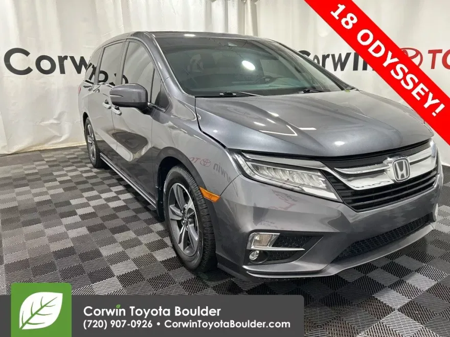 2018 Honda Odyssey Touring photo 1