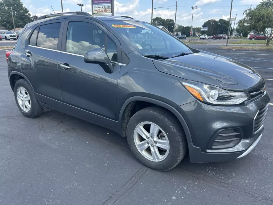 2020 Chevrolet Trax LT photo 1