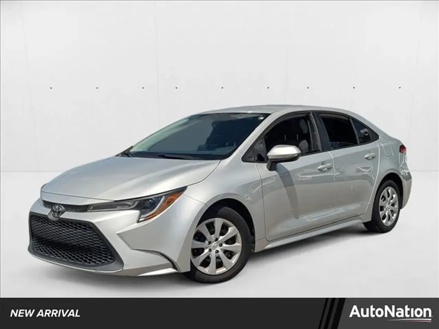2021 Toyota Corolla LE photo 1