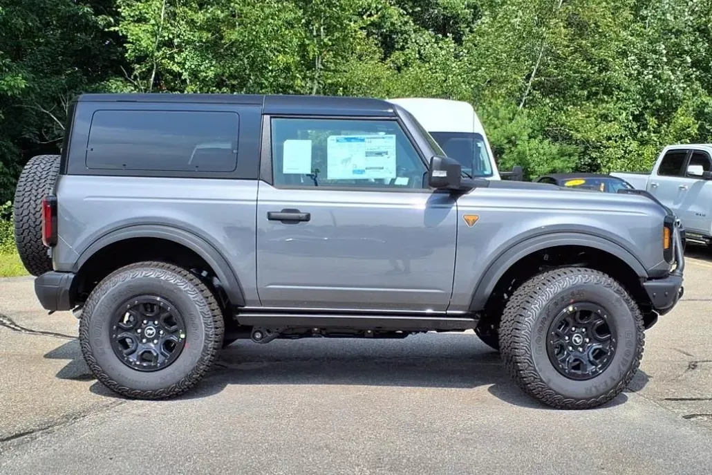 2025 Ford Bronco Badlands photo 1