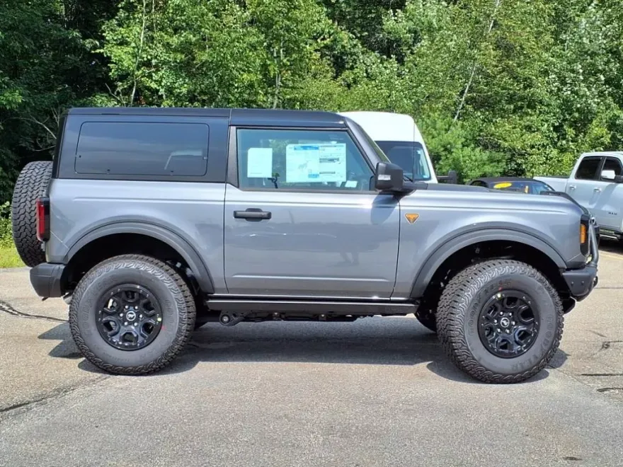 2025 Ford Bronco Badlands photo 1