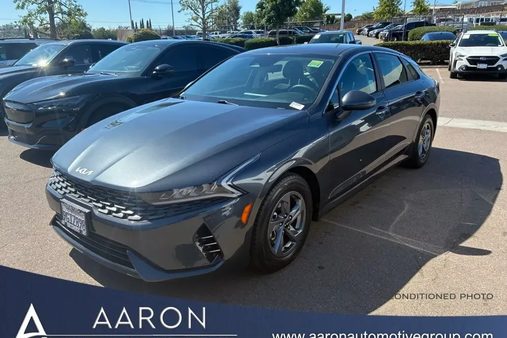 2023 Kia K5 LXS photo 1