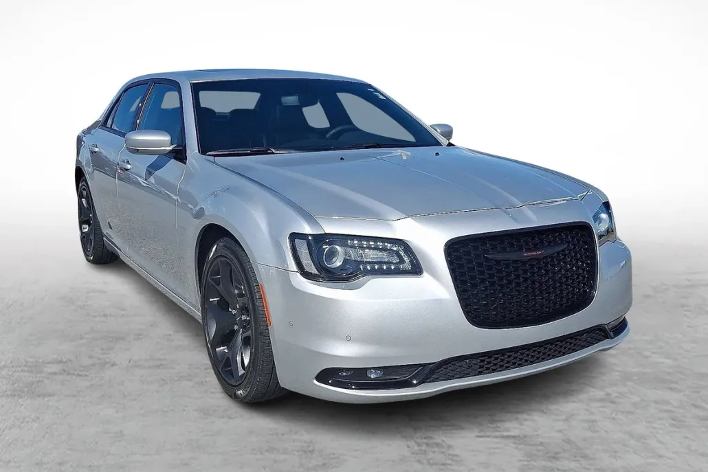 2023 Chrysler 300 photo 1