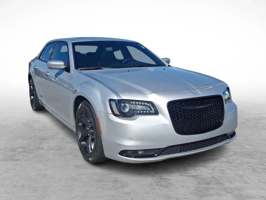 2023 Chrysler 300 photo 1
