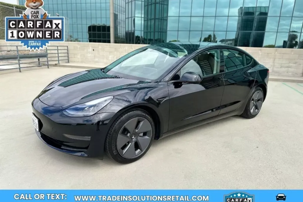 2021 Tesla Model 3 Standard Range Plus photo 1