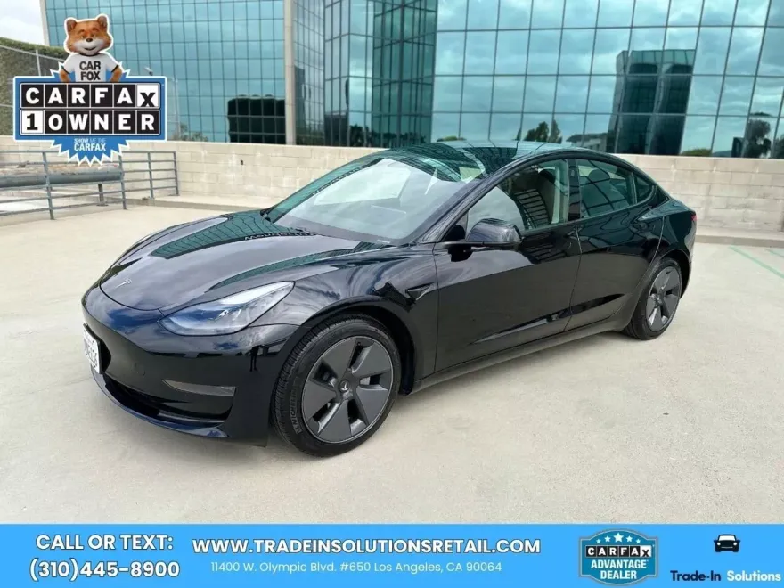 2021 Tesla Model 3 Standard Range Plus photo 1