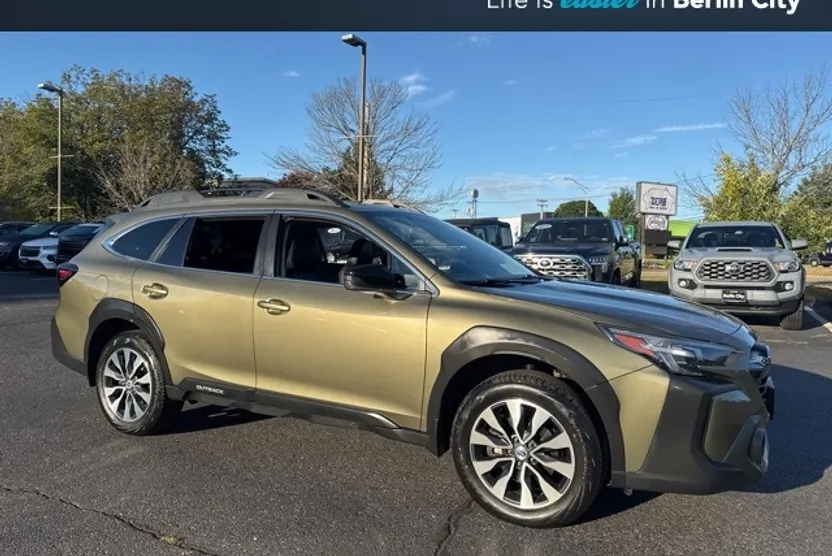 2023 Subaru Outback Limited photo 1