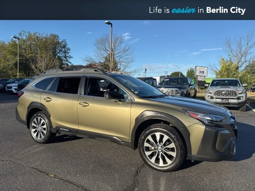 2023 Subaru Outback Limited photo 1