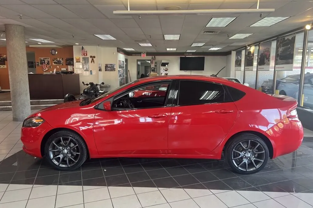 2016 Dodge Dart SE photo 1