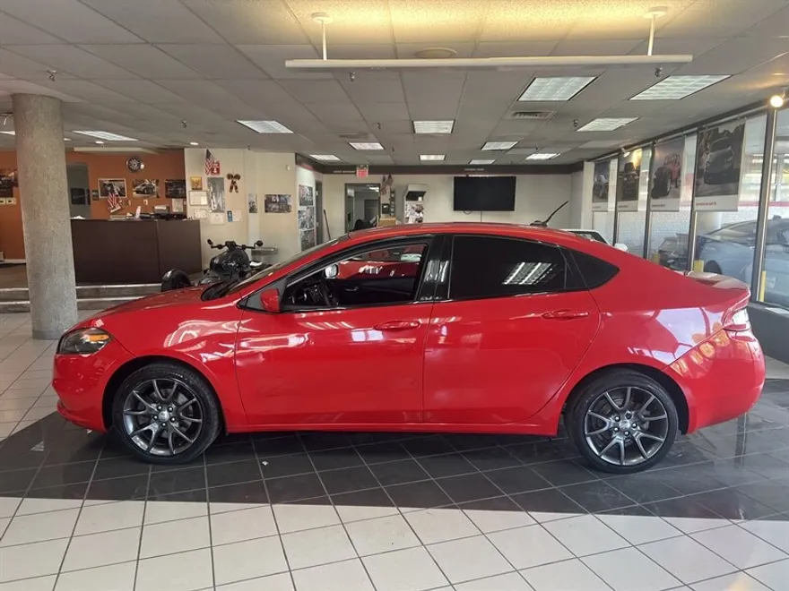 2016 Dodge Dart SE photo 1
