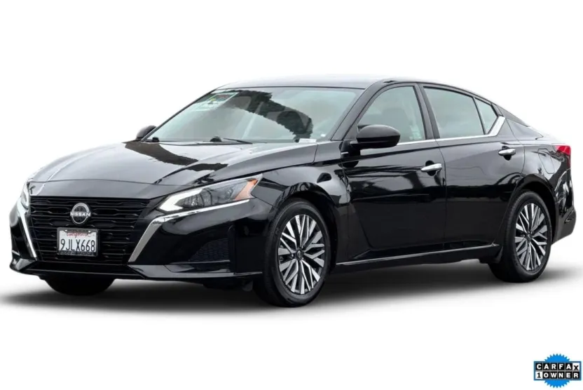 2024 Nissan Altima 2.5 SV photo 1