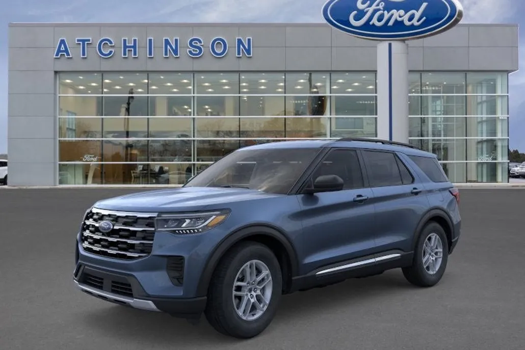 2025 Ford Explorer photo 1