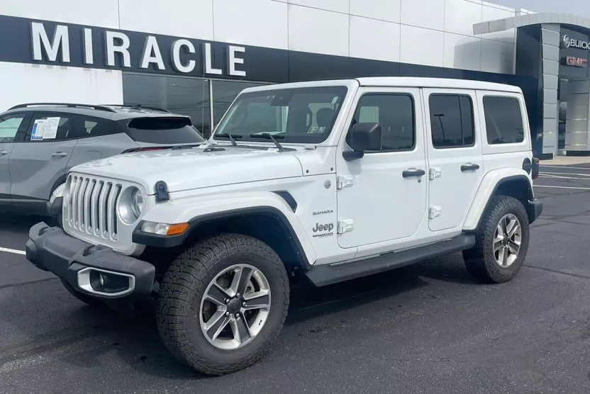 2022 Jeep Wrangler Unlimited Sahara photo 1