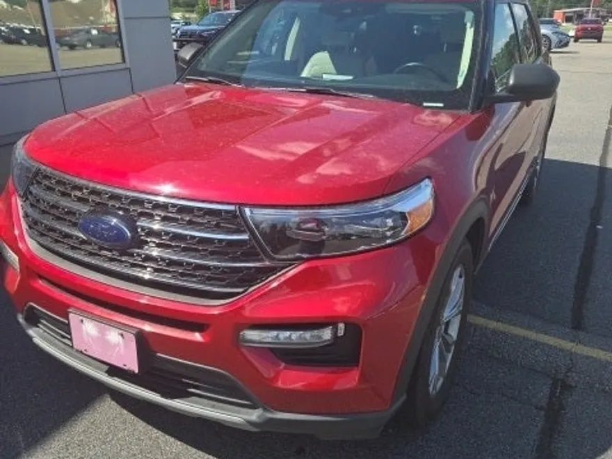 2021 Ford Explorer XLT photo 1