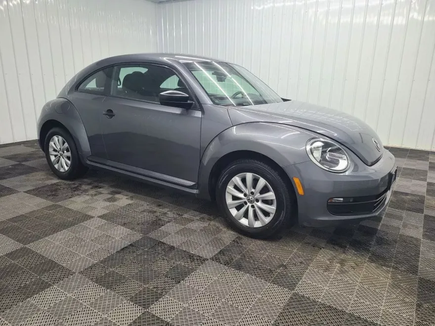 2014 Volkswagen Beetle 2.5L photo 1