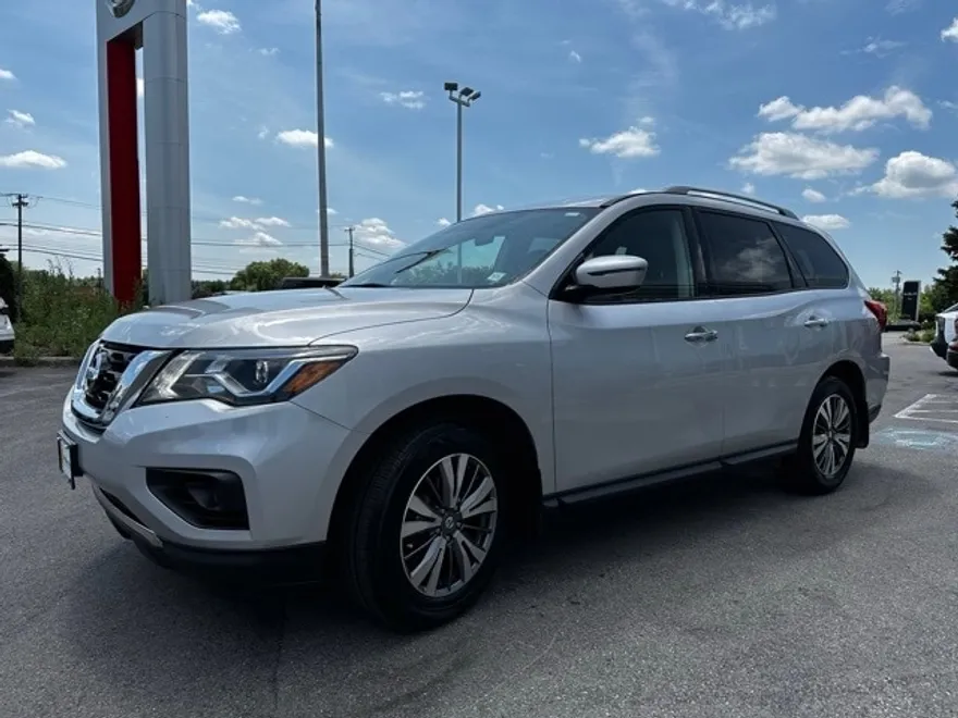 2020 Nissan Pathfinder S photo 1