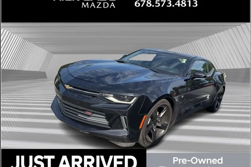 2017 Chevrolet Camaro 1LT photo 1
