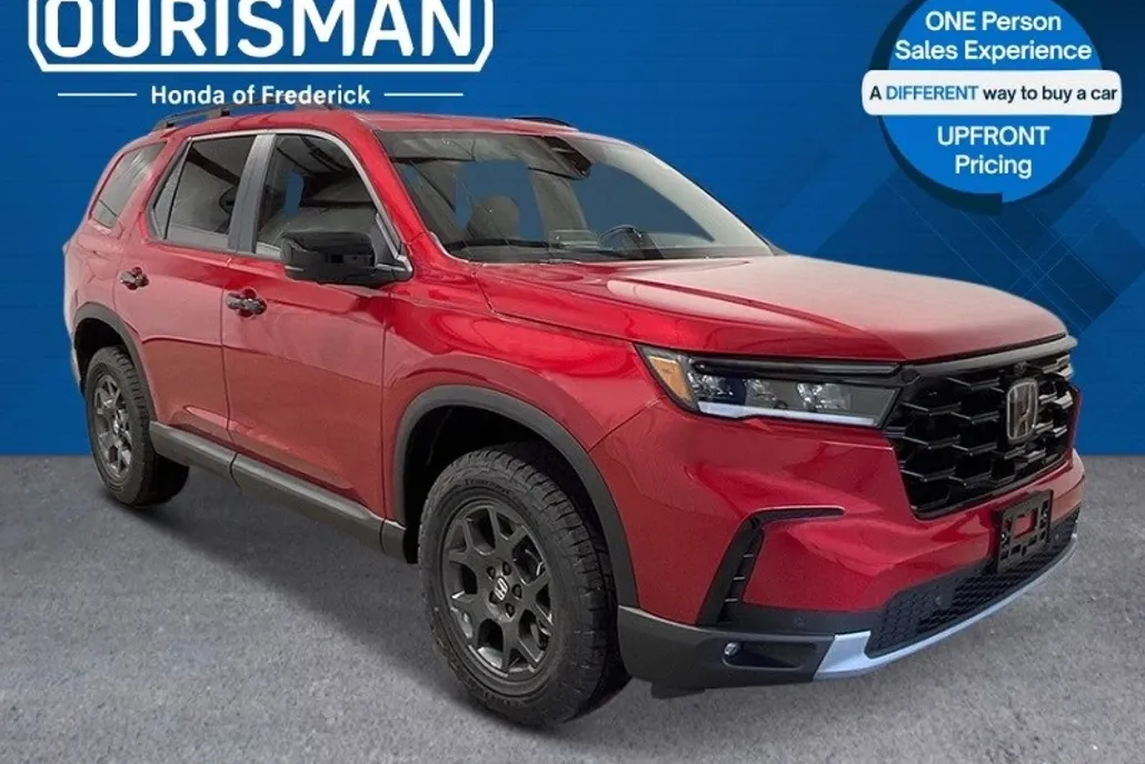 2025 Honda Pilot TrailSport photo 1