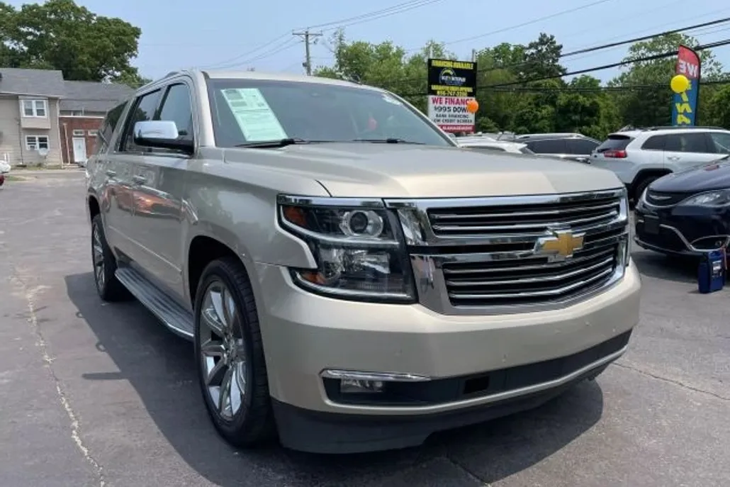 2015 Chevrolet Suburban LTZ photo 1