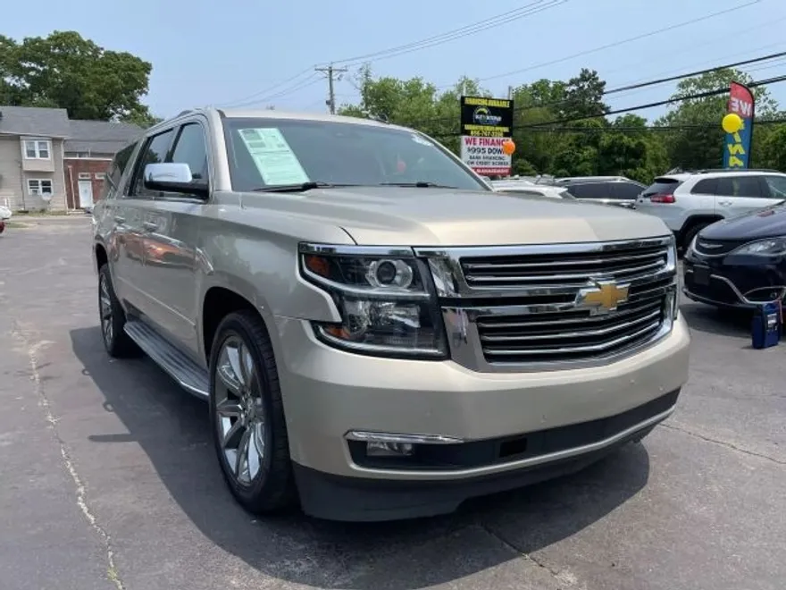 2015 Chevrolet Suburban LTZ photo 1