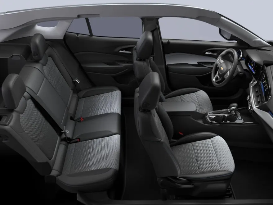 2025 Chevrolet Trax LT photo 7